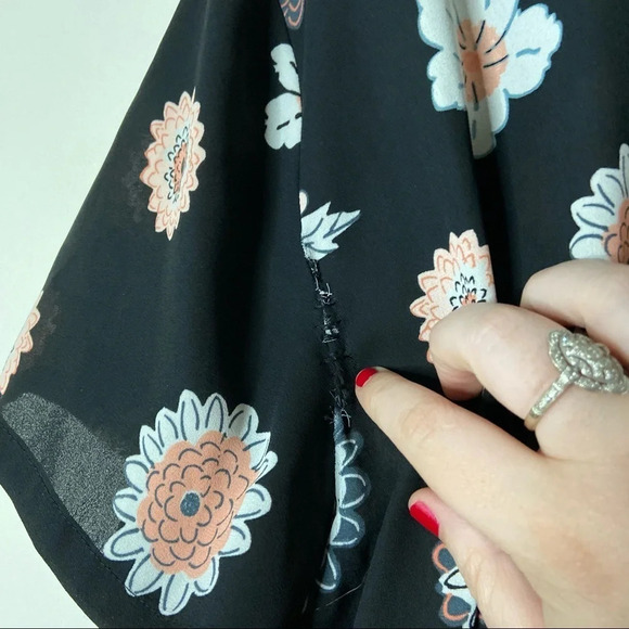 FLORAL PATTERNED BLOUSE TOP PASTEL COLORS SHORT SLEEVE SIZE XL - Picture 7 of 10